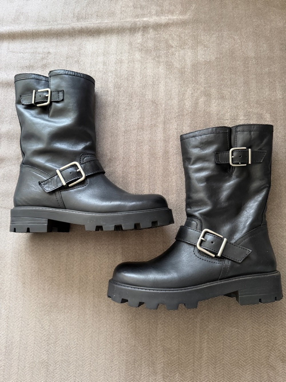 Steve Madden Gleeson Leather Mid-Calf Boots
